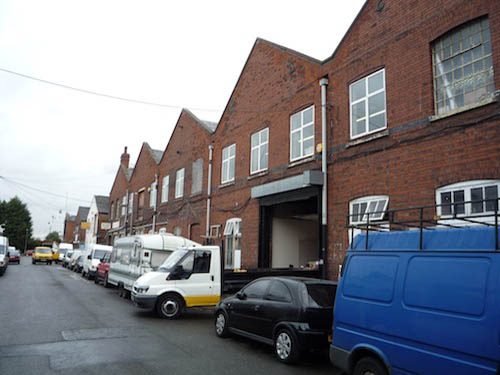 Live work unit to rent in Victorian warehouse in London, with 2 rooms, mezzanine floor and open area