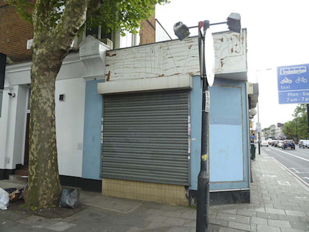 Split level Shop space to rent with ground and basement floors in Holloway N7