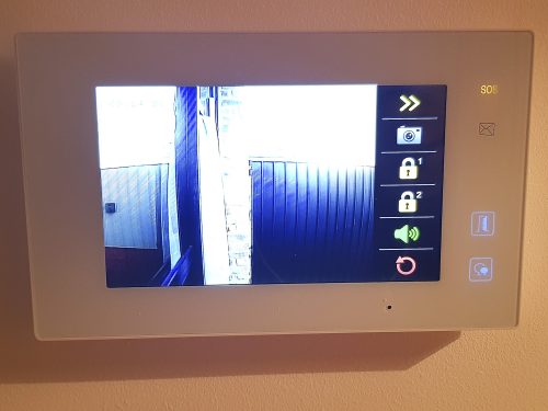 Smart monitor intercom system