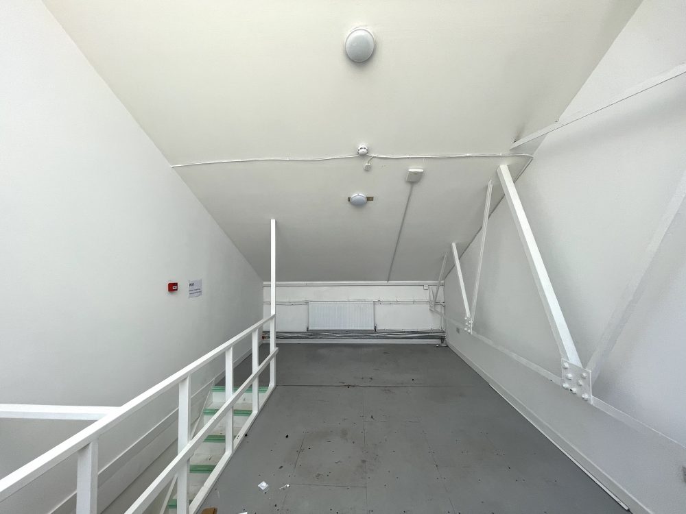 Mezzanine Studio Available to rent in N17 Mill Mead Road Pic23