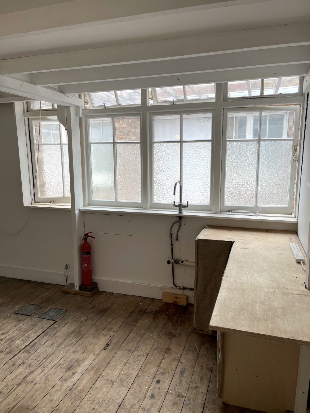Mezzanine Studio Available to rent in N16 Shelford Place Pic1
