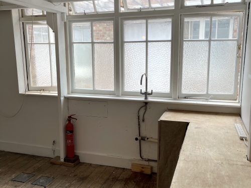 Mezzanine Studio Available to rent in N16 Shelford Place Pic1