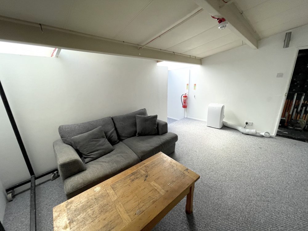 1st Flr Creative Studio Available To rent in E3 Hackney Wick Autmn Street Pic7