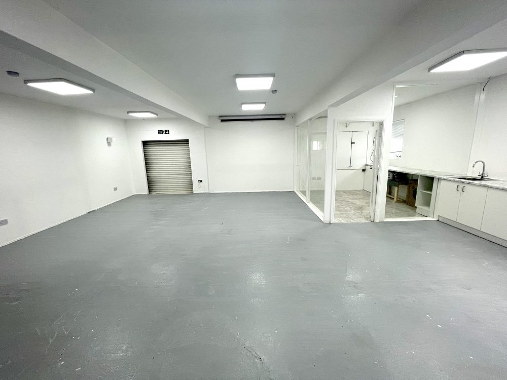 E18 Woodford 730 Sq Ft Ground Floor Unit To rent in Creative Warehouse 16