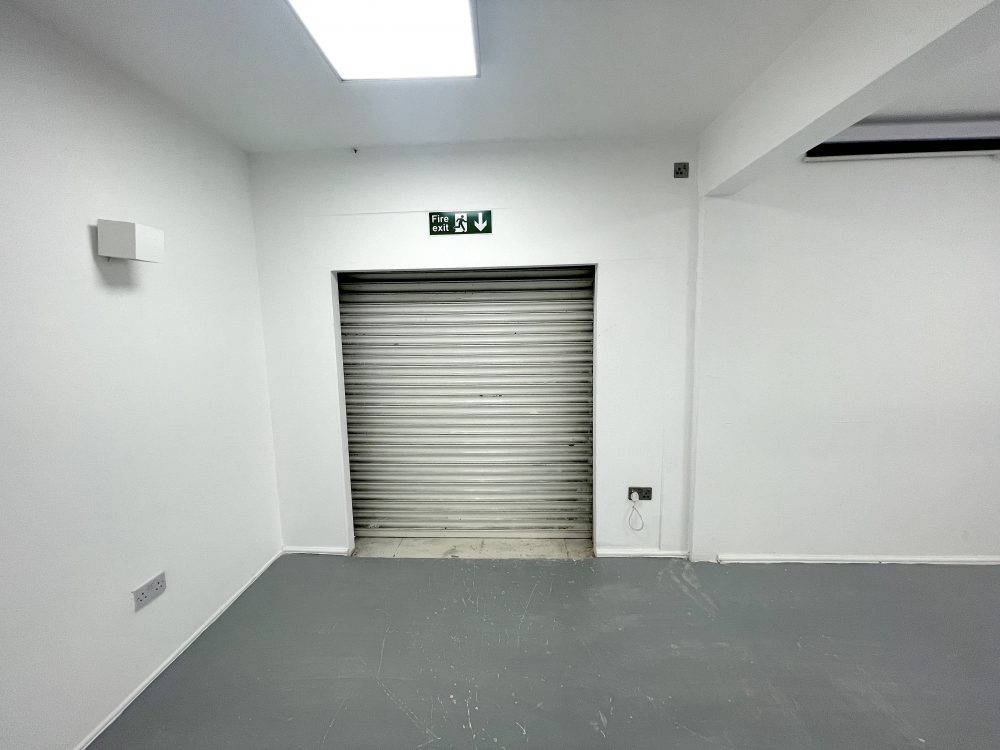 E18 Woodford 730 Sq Ft Ground Floor Unit To rent in Creative Warehouse 3