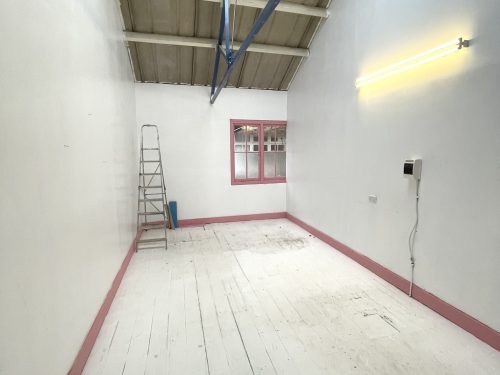 first floor light idustrial creative artist studio to rent in N16 Stoke Newington Shelford Place Pic5