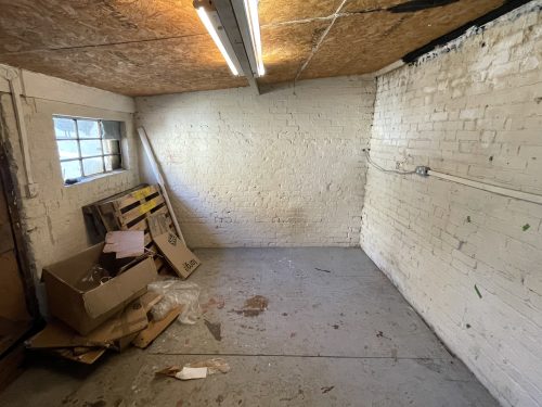 E15 Stratford Evesham Road Warehouse Studio conversion : Light industrial art studio To rent Pic17