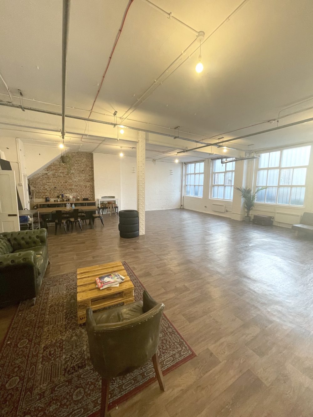 E9 Hackney Belsham Street Warehouse Studio : Light industrial art studio To rent Pic6