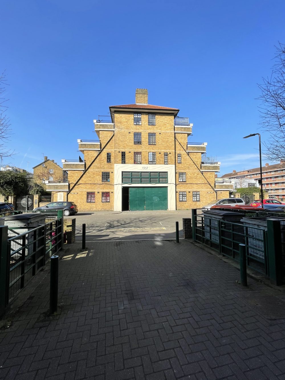 E9LennoxHousewarehousetorent1