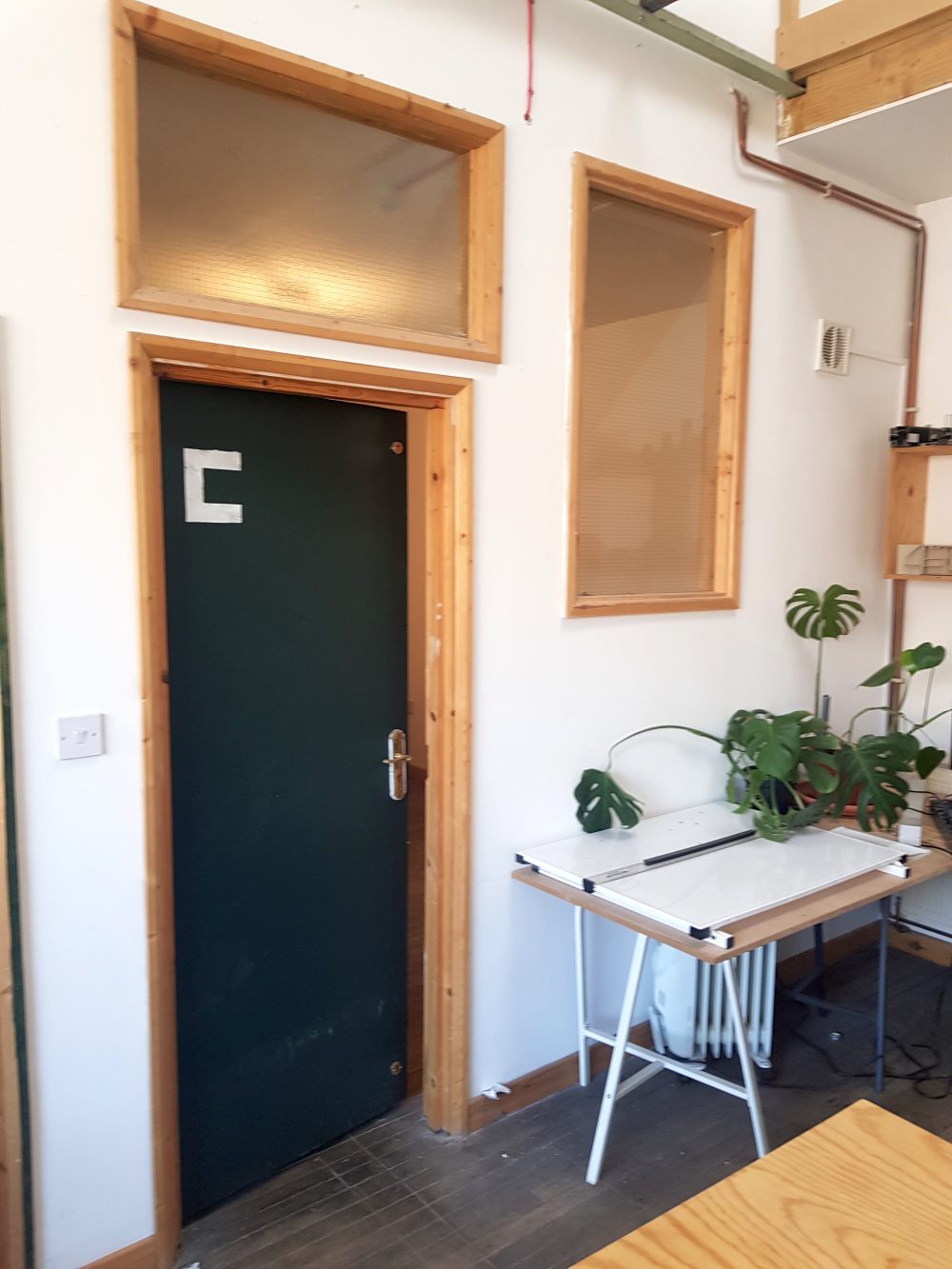 Light indurstrial unit to rent in N15 Markfield rd Gaunson House Studio B and C PIc19