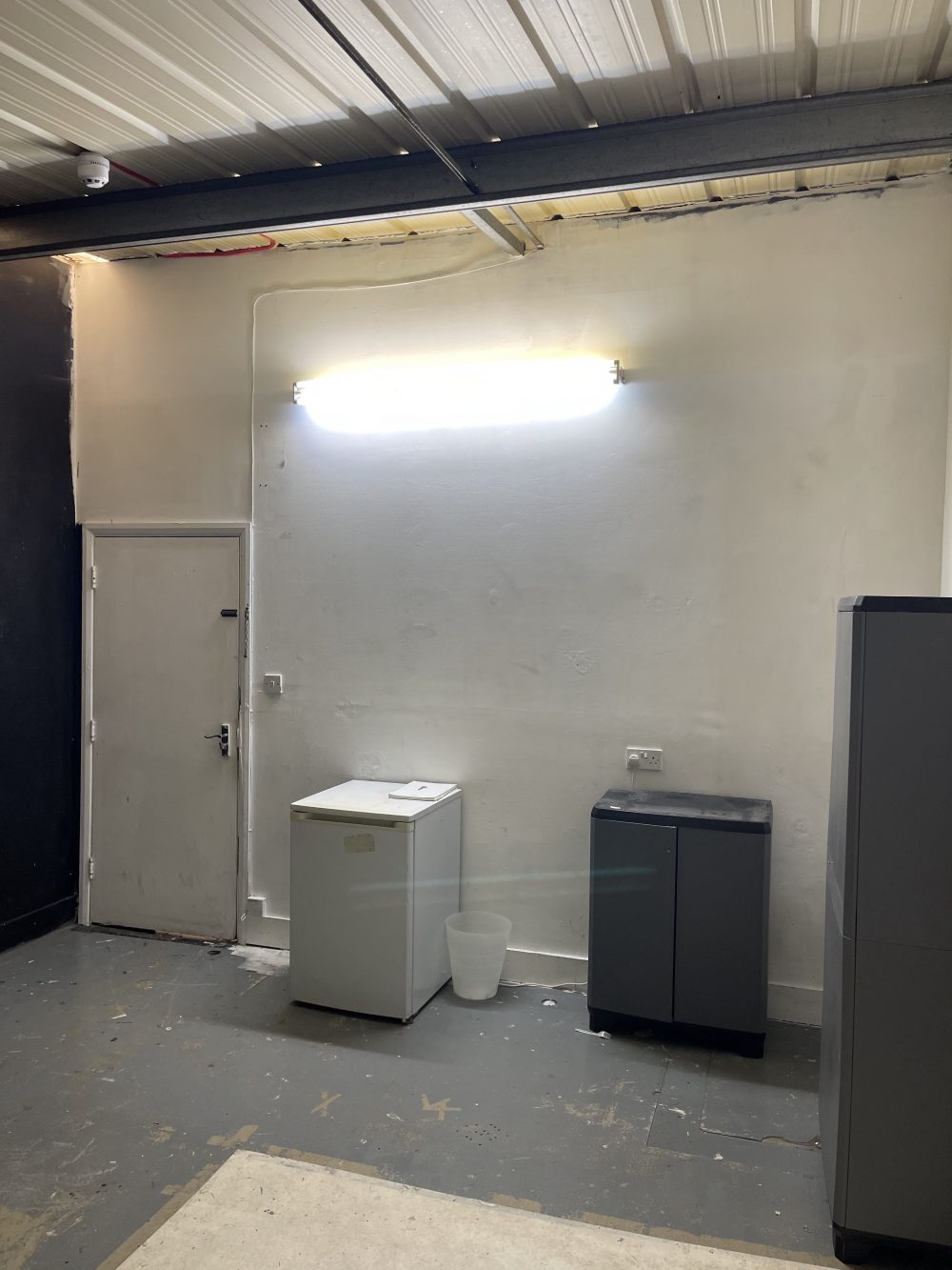 Light indurstrial unit to rent in N16 Stoke Newington Shelford Place PIc11