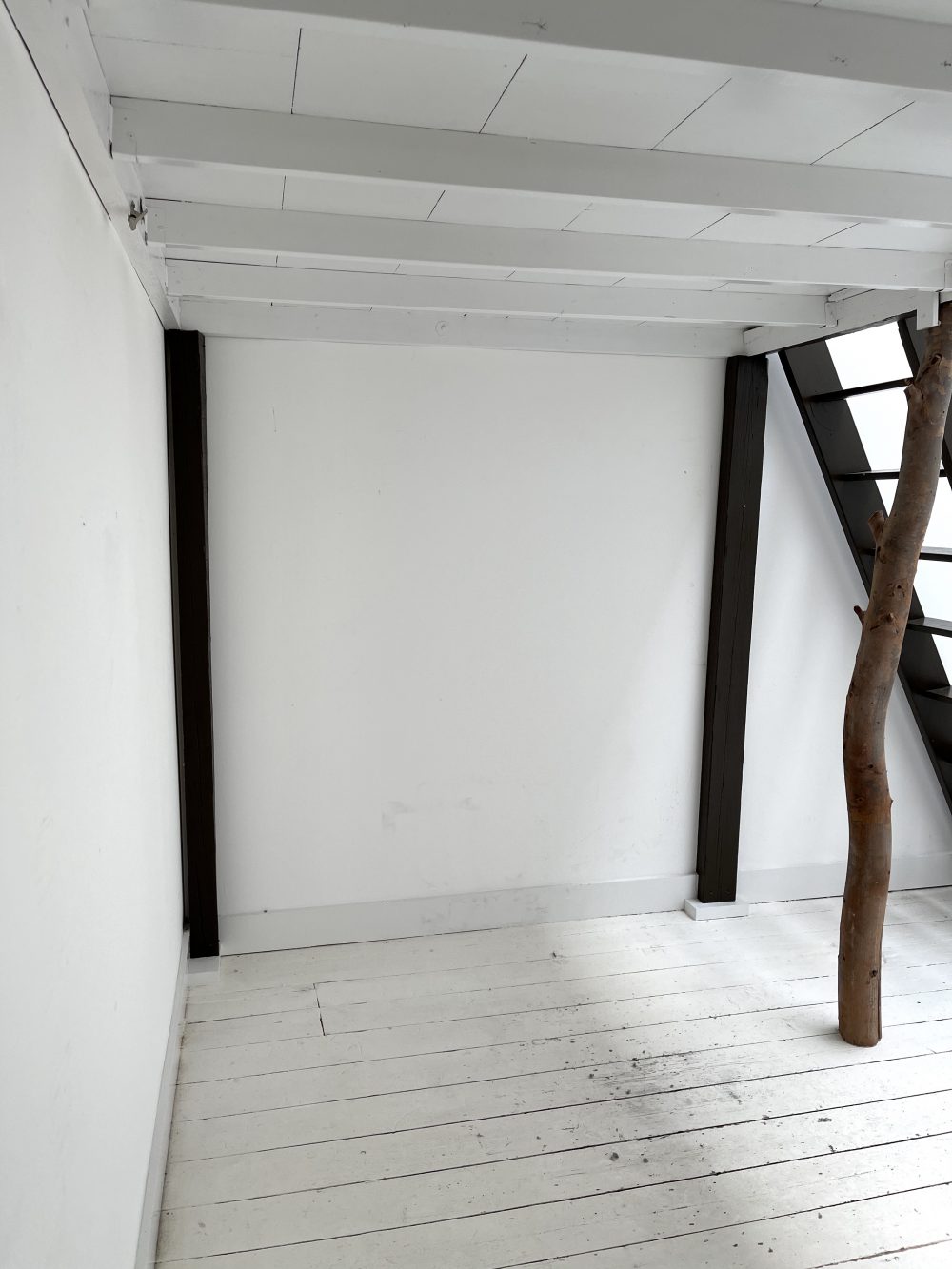 Art Studio Warehouse to rent in N26 Stoke Newington Shelford Place London Pic1