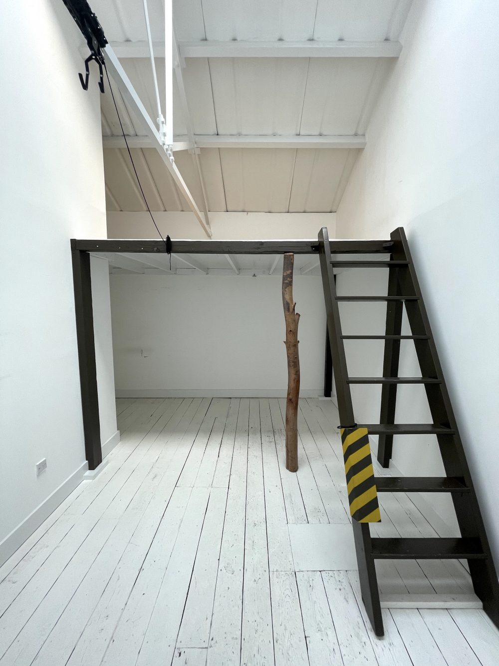 Art Studio Warehouse to rent in N26 Stoke Newington Shelford Place London Pic10