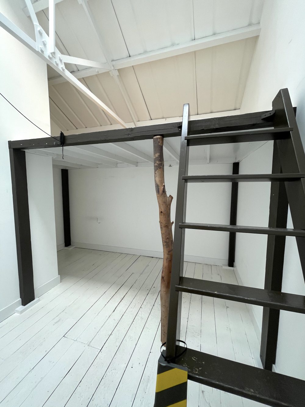 Art Studio Warehouse to rent in N26 Stoke Newington Shelford Place London Pic7