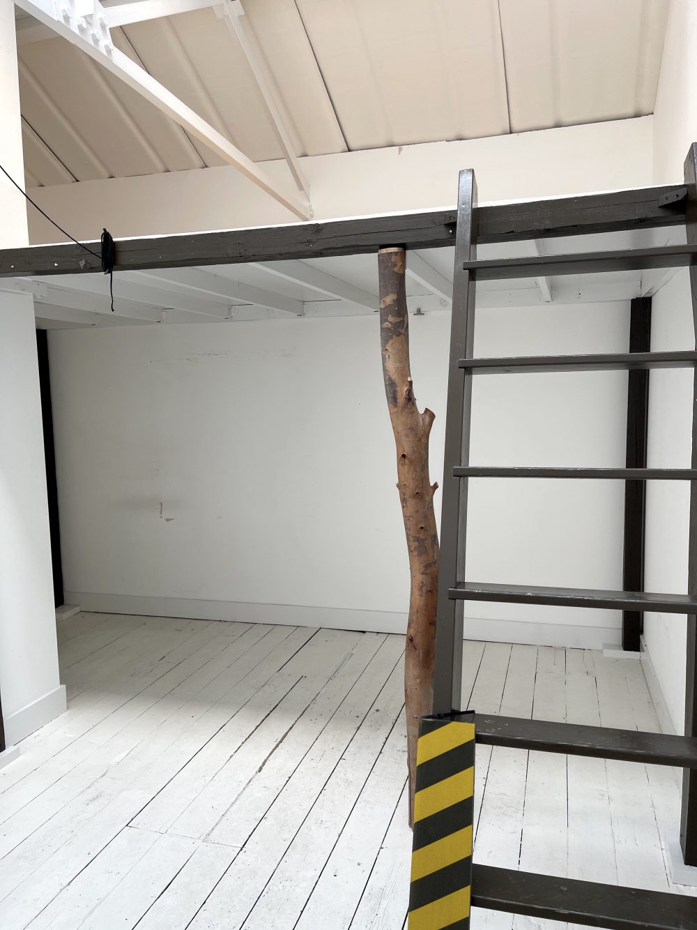 Art Studio Warehouse to rent in N26 Stoke Newington Shelford Place London Pic8