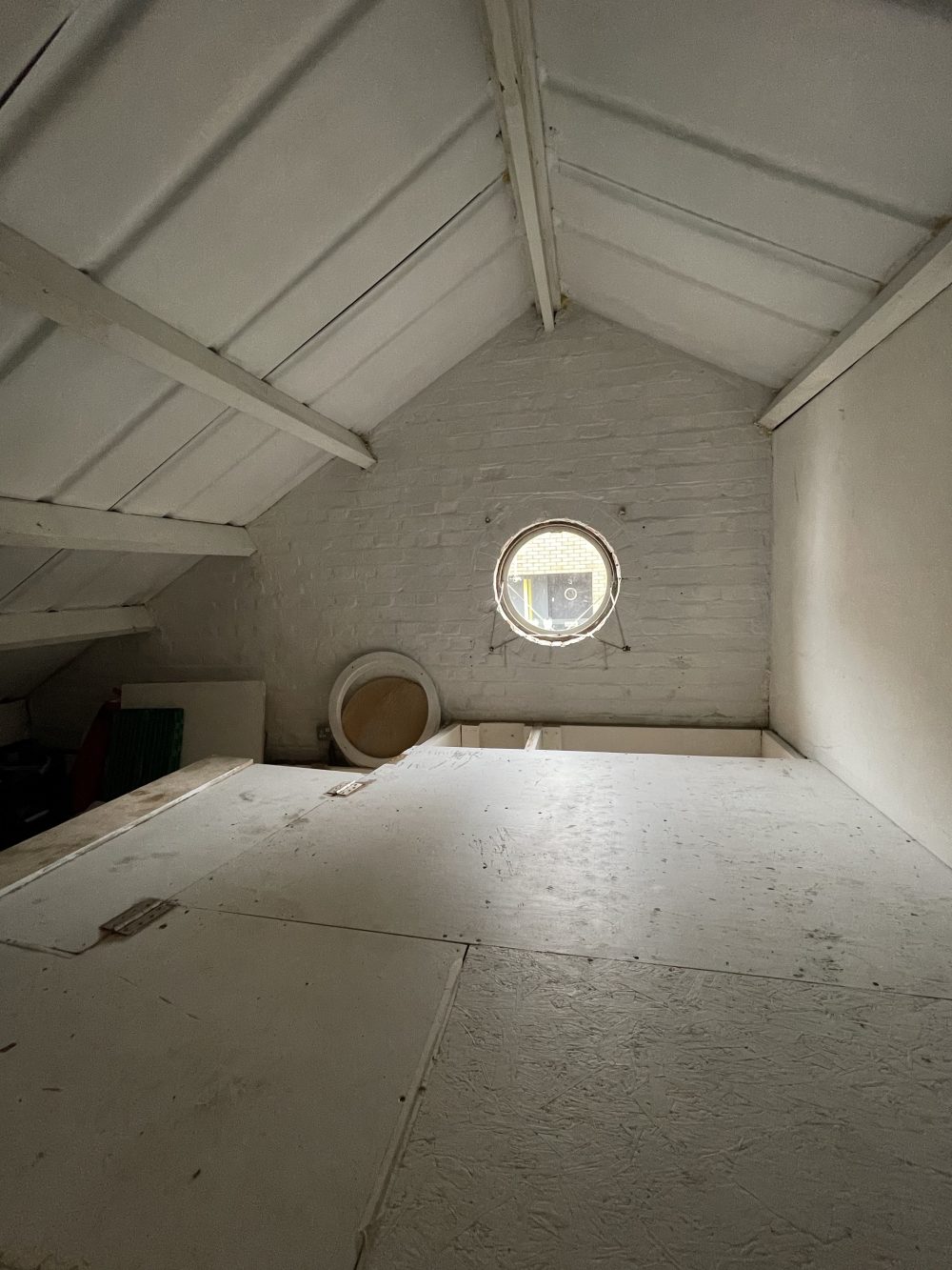 Huge Mezzanine Studio Available to rent in N16 Shelford Place Pic1