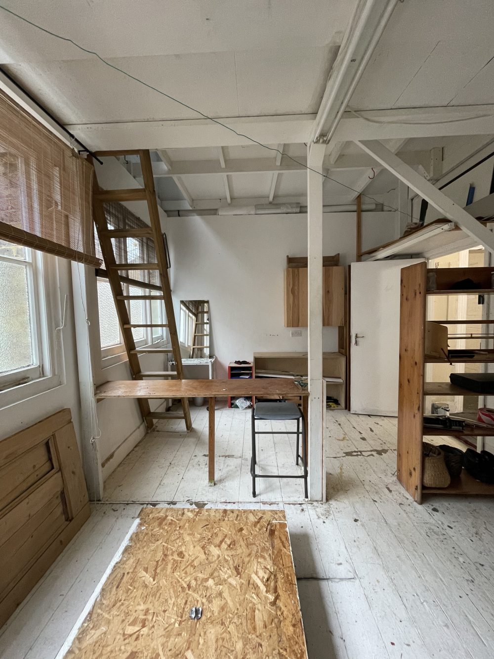 Huge Mezzanine Studio Available to rent in N16 Shelford Place Pic4