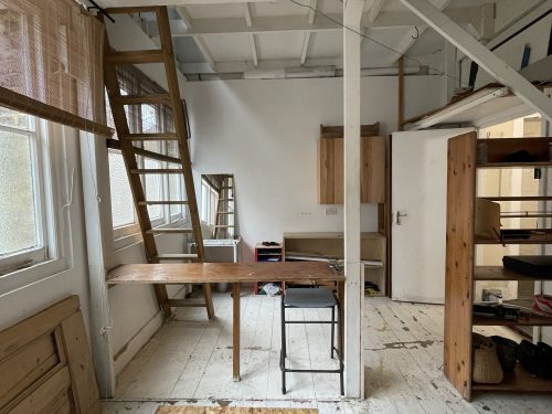 Huge Mezzanine Studio Available to rent in N16 Shelford Place Pic4