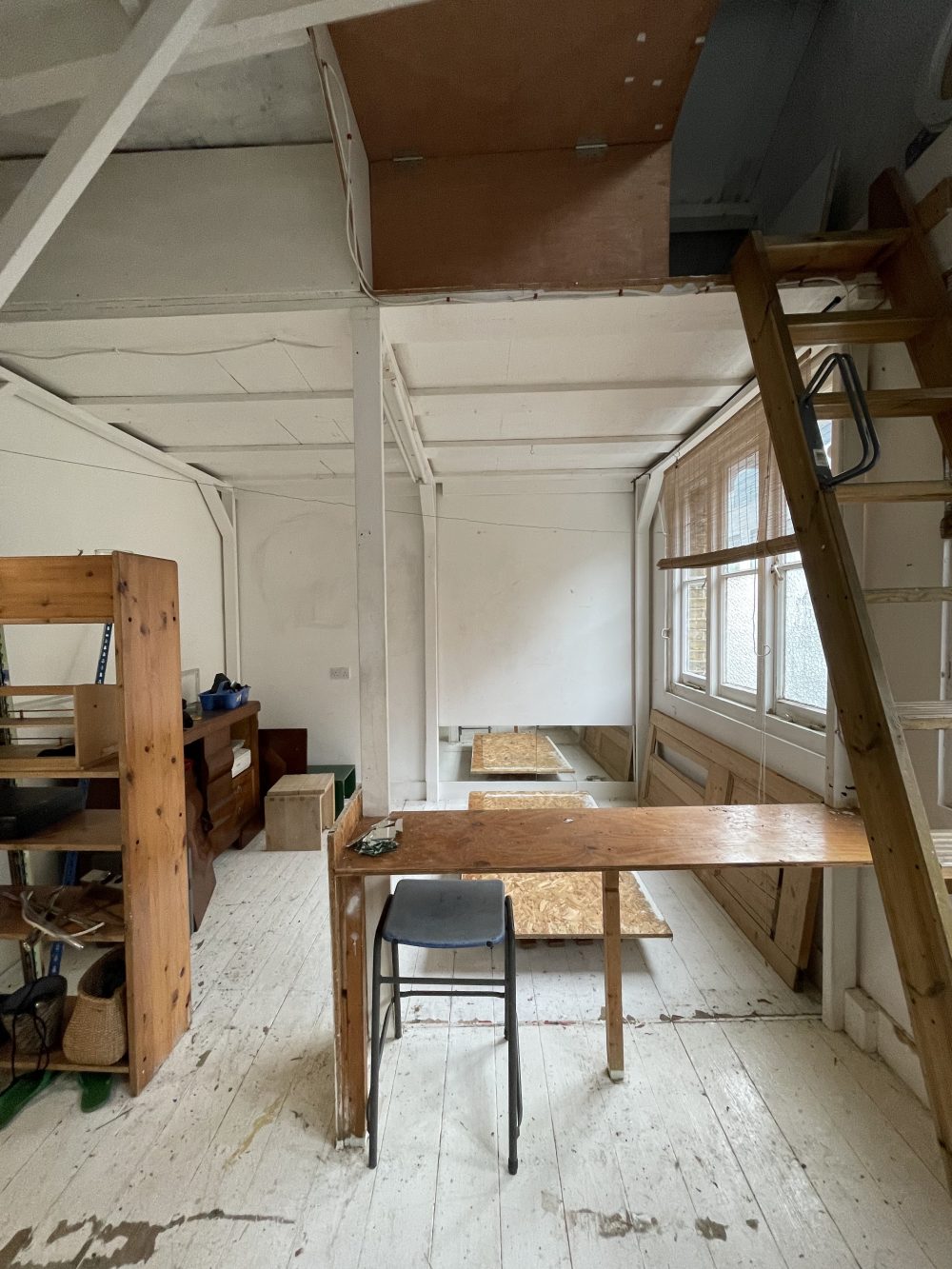 Huge Mezzanine Studio Available to rent in N16 Shelford Place Pic5