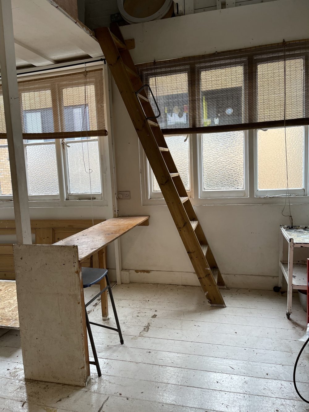Huge Mezzanine Studio Available to rent in N16 Shelford Place Pic6