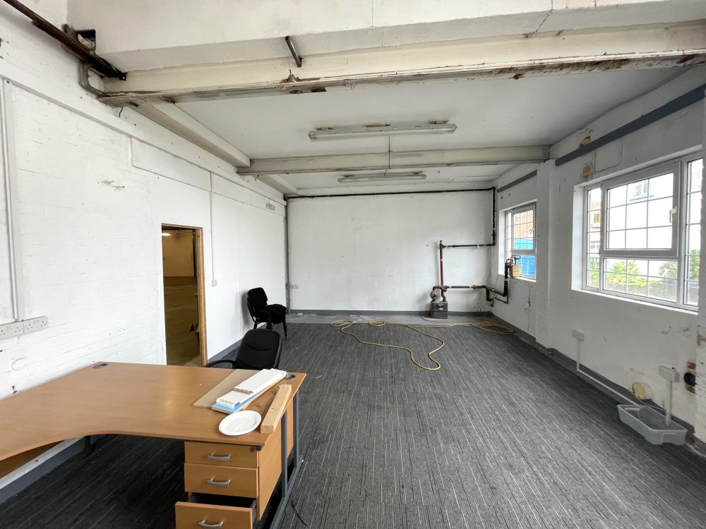 Light industrial Warehouse Space To Rent In N4 Manor House Florentia Clothing Village Nik Nak Cottage Pic8