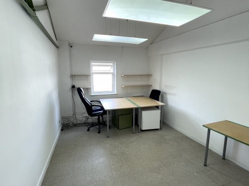 Studio Available to rent in N16 Green Lane Pic8