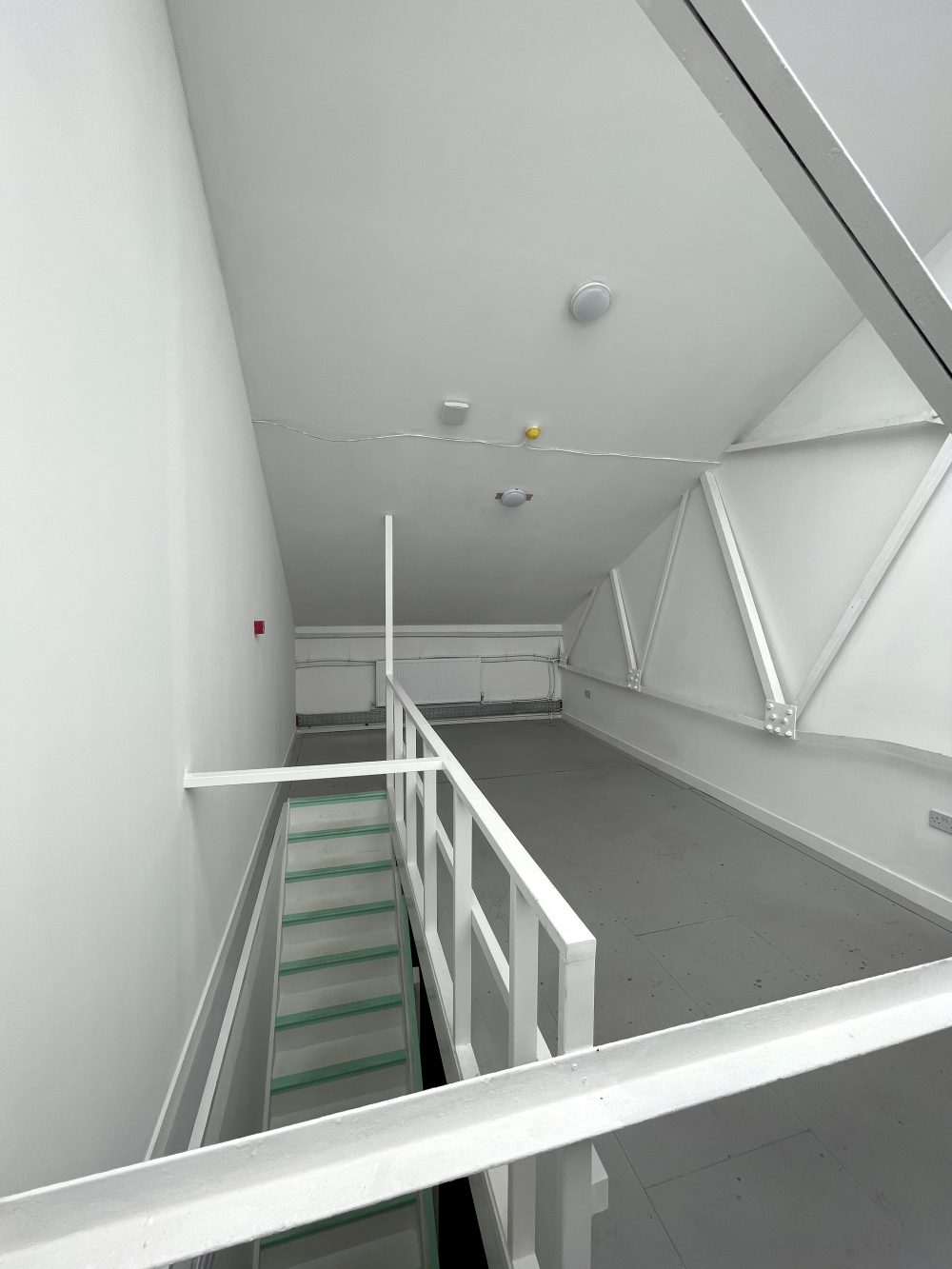 Studio Available to rent in N17 Mill Mead rd U5 Pic10