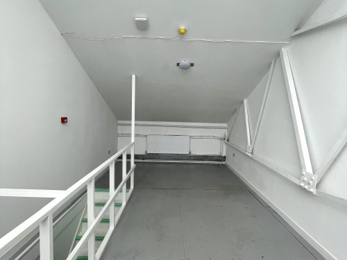 Studio Available to rent in N17 Mill Mead rd U5 Pic8