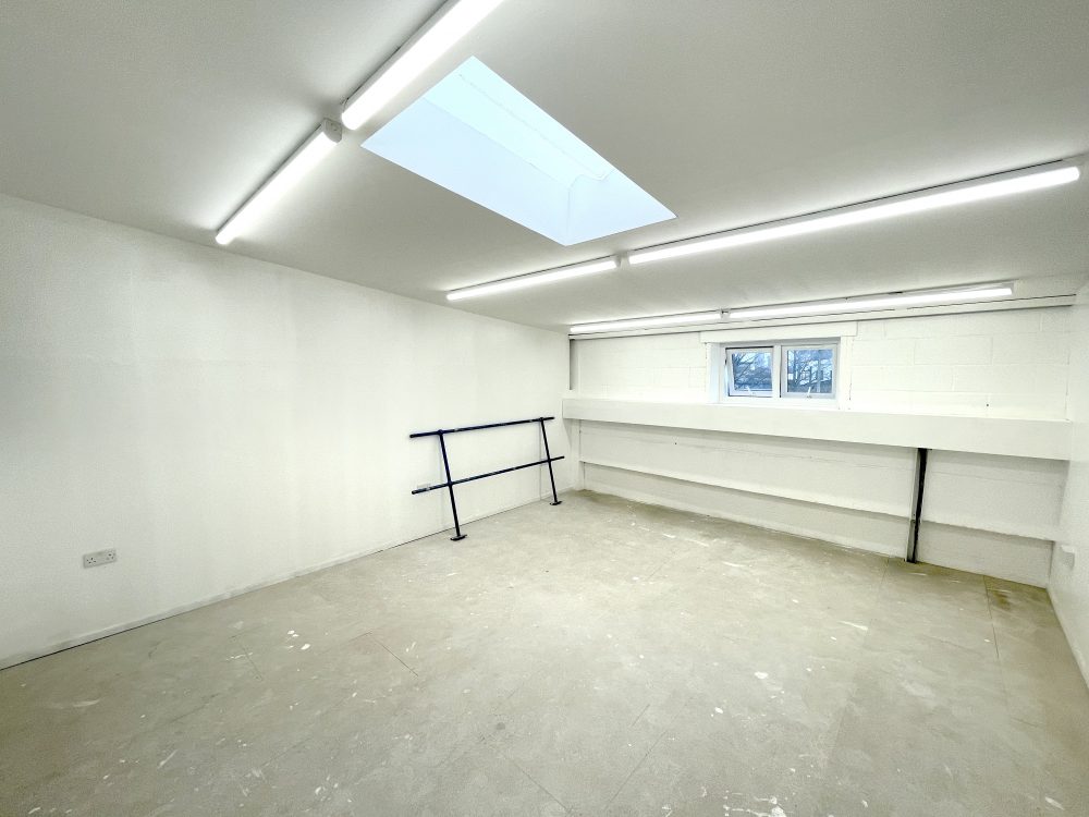 Light industrial Creative Studio To Rent in E9 Hackney Wick Wallis Road Pic3