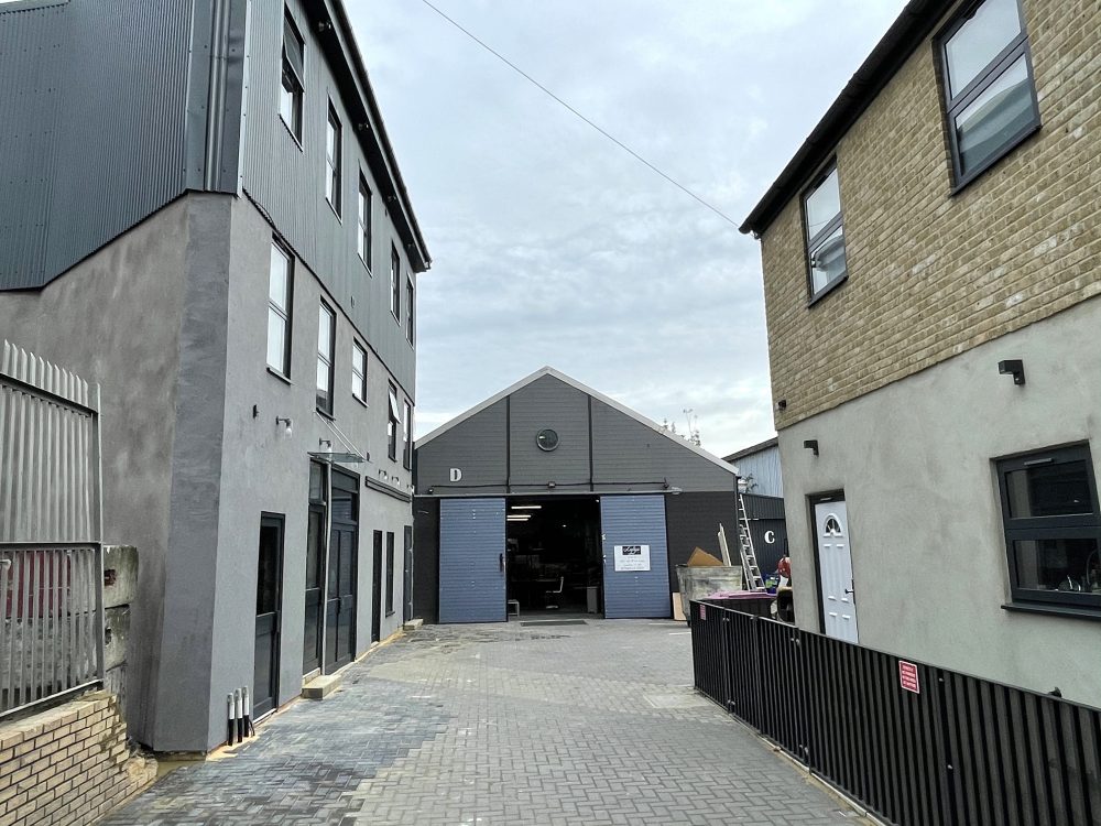Creative live work style Studio flat Available to rent in E3 Hackney Wick Wick Lane Pic19
