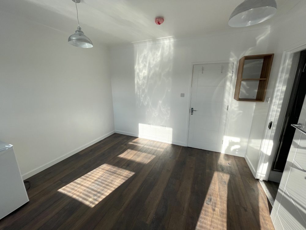 Creative live work style Studio flat Available to rent in E3 Hackney Wick Wick Lane Pic39