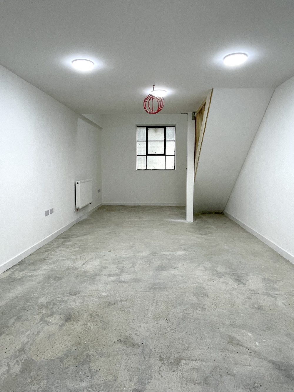 Creative live work style Studio flat Available to rent in EN3 Enfield Alxandra rd Pic4