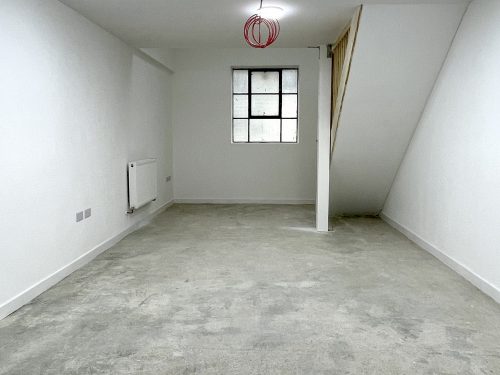 Creative live work style Studio flat Available to rent in EN3 Enfield Alxandra rd Pic4