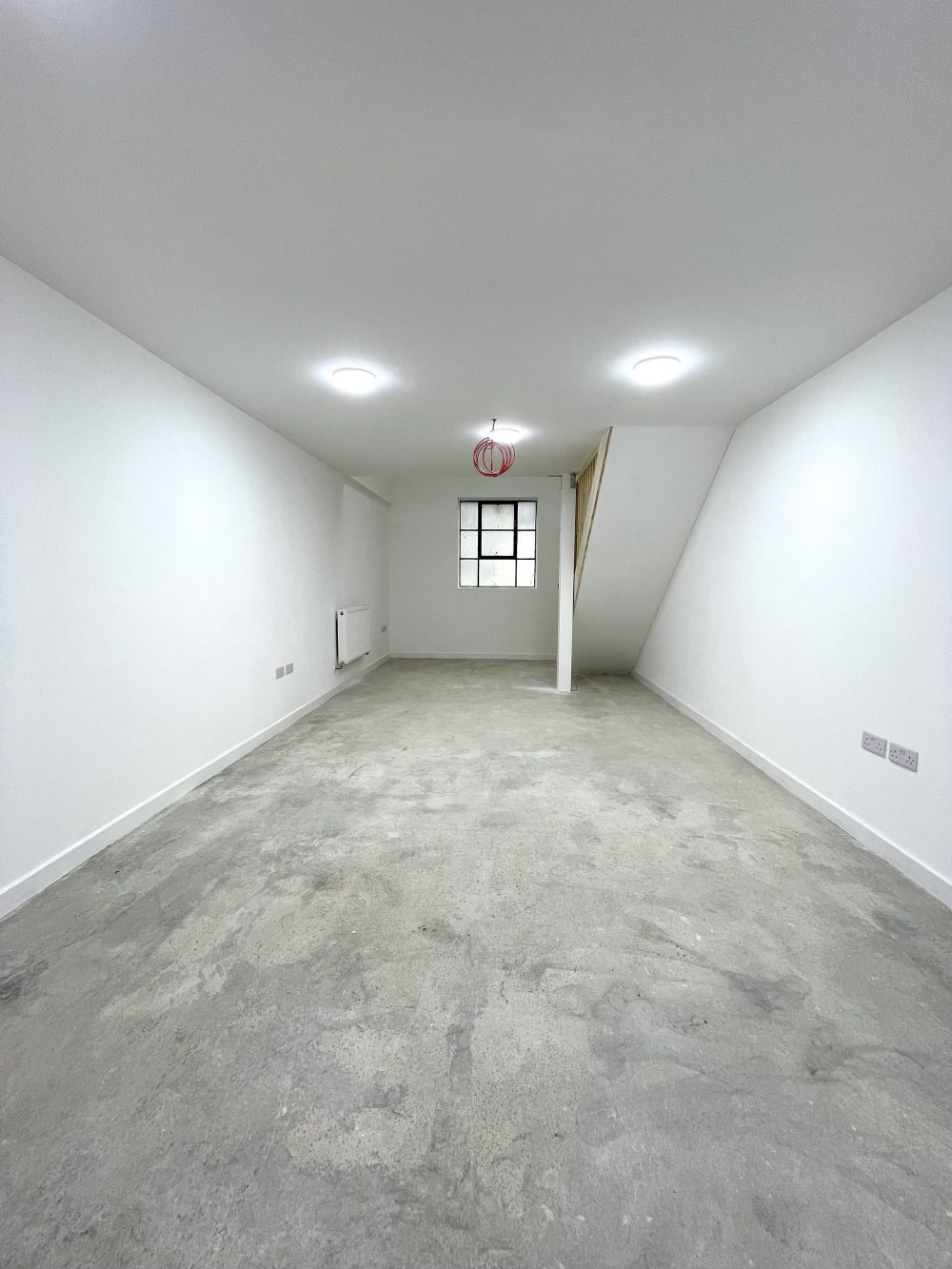 Creative live work style Studio flat Available to rent in EN3 Enfield Alxandra rd Pic5