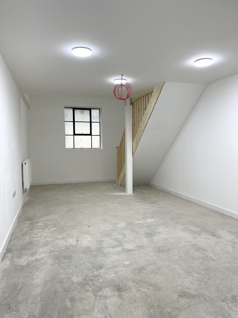 Creative live work style Studio flat Available to rent in EN3 Enfield Alxandra rd Pic6
