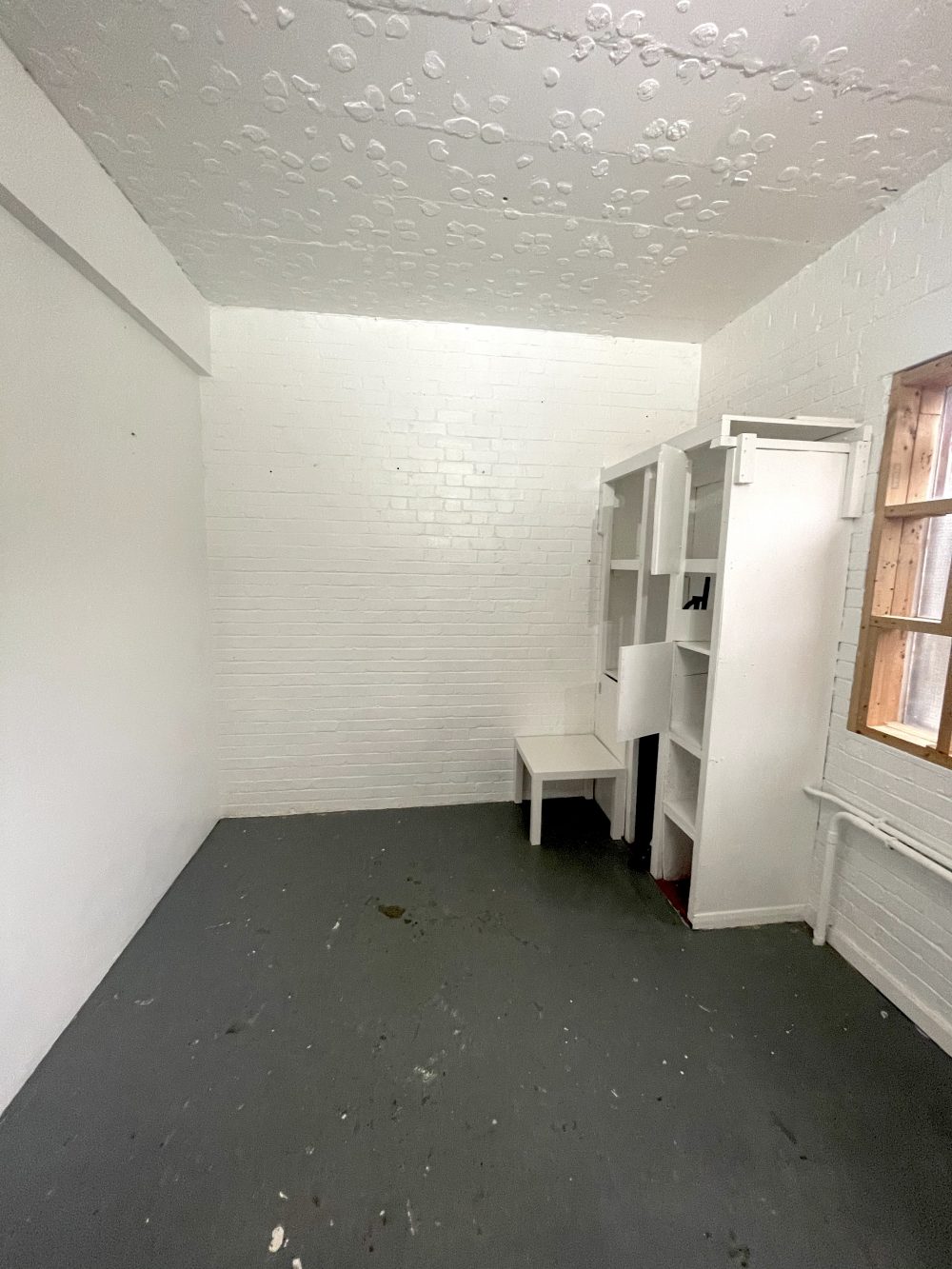 Ground Floor Warehouse Studio Available to rent in N15 Markfield Rd Pic2
