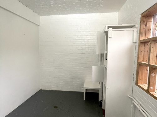 Ground Floor Warehouse Studio Available to rent in N15 Markfield Rd Pic3