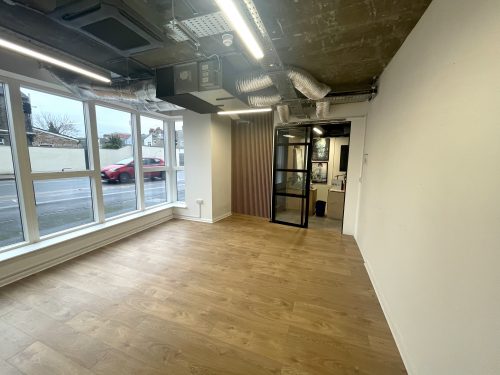Creative Office : Art Studio : Private office : Workshop area available to rent in E10 Leyton Rookery ct Main yard studios Pic2