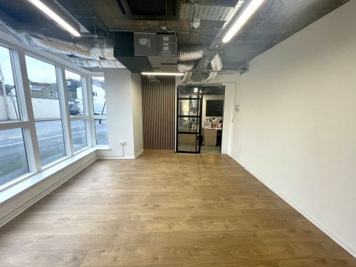 Creative Office : Art Studio : Private office : Workshop area available to rent in E10 Leyton Rookery ct Main yard studios Pic3