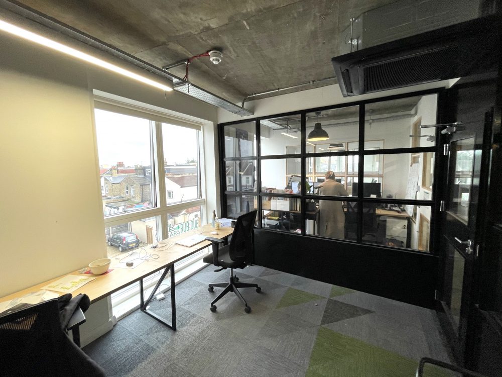 Creative Office : Art Studio : Private offices : Workshop areas available to rent in E10 Leyton Rookery ct Main yard studios Pic3