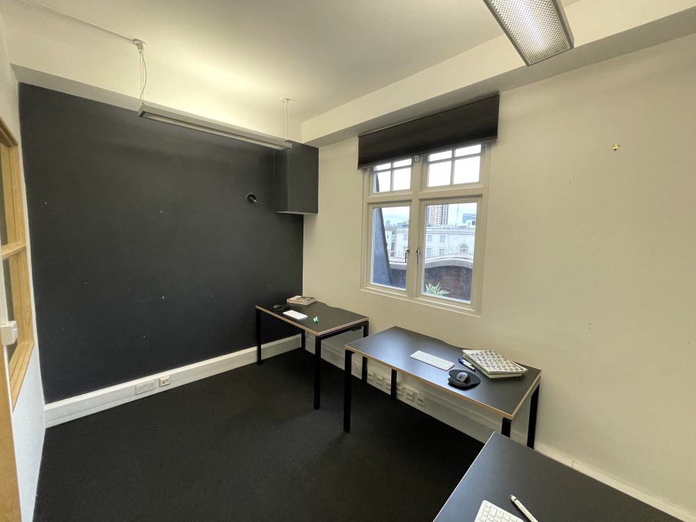 Creative Office : Art Studio available to rent in E9 Hackney Mare Street Pic8