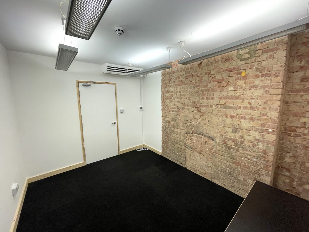 Creative Office : Art Studio available to rent in E9 Hackney Mare Street Pic4