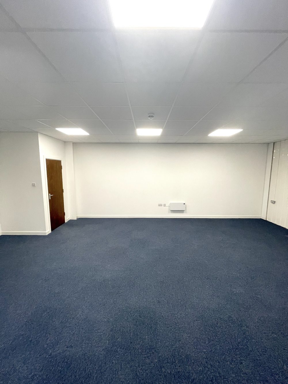 First floor office space : light idustrial creative artist studio to rent in E18 S South Woodford Pic 12