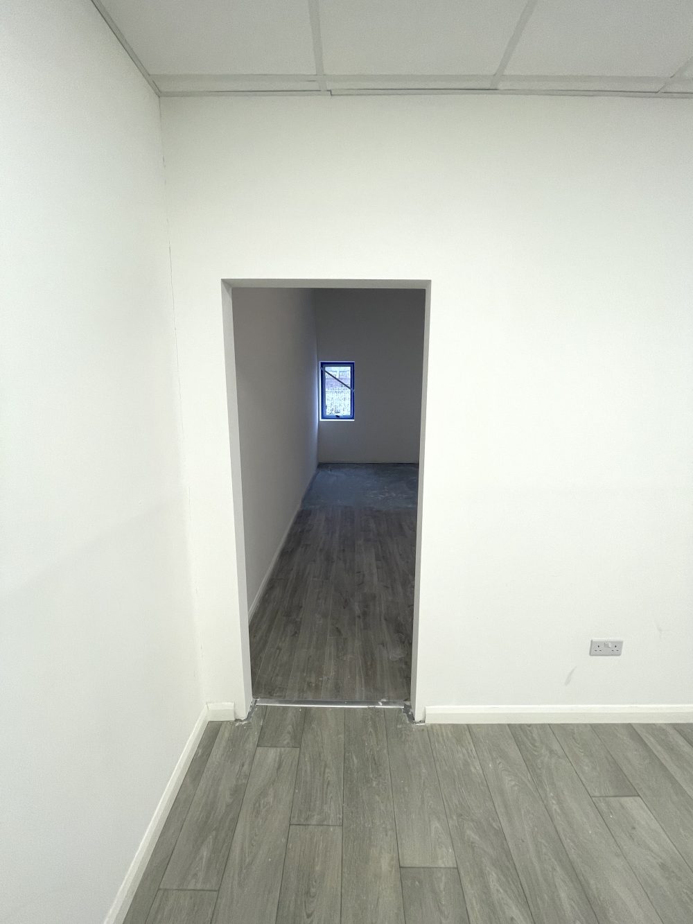 First floor office space : light idustrial creative artist studio to rent in E18 S South Woodford Pic 16