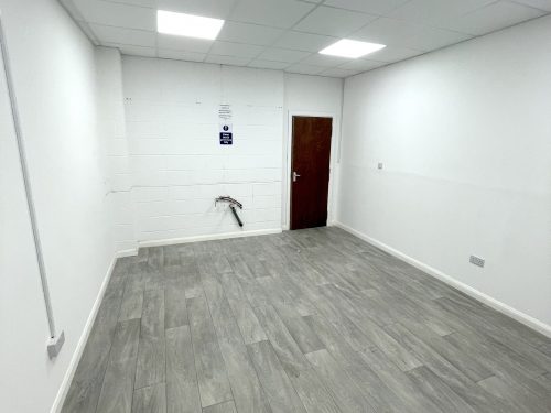 First floor office space : light idustrial creative artist studio to rent in E18 S South Woodford Pic 19