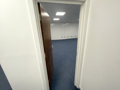 First floor office space : light idustrial creative artist studio to rent in E18 S South Woodford Pic 19