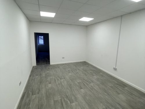 First floor office space : light idustrial creative artist studio to rent in E18 S South Woodford Pic 24