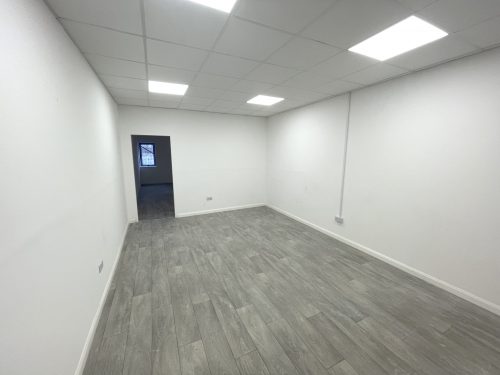 First floor office space : light idustrial creative artist studio to rent in E18 S South Woodford Pic 25