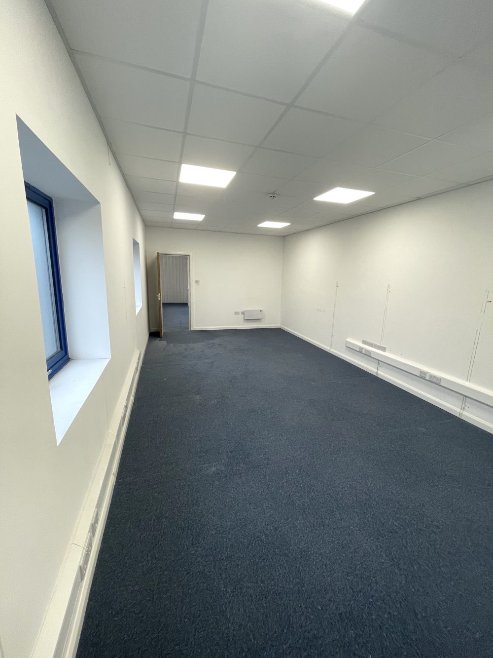First floor office space : light idustrial creative artist studio to rent in E18 S South Woodford Pic 4