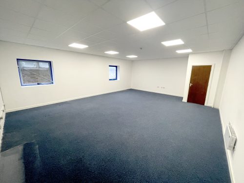 First floor office space : light idustrial creative artist studio to rent in E18 S South Woodford Pic 5